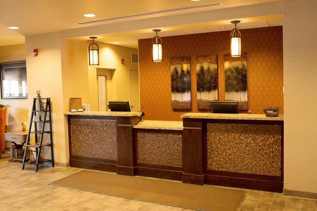 Little Missouri Inn & Suites Watford City Bagian luar foto