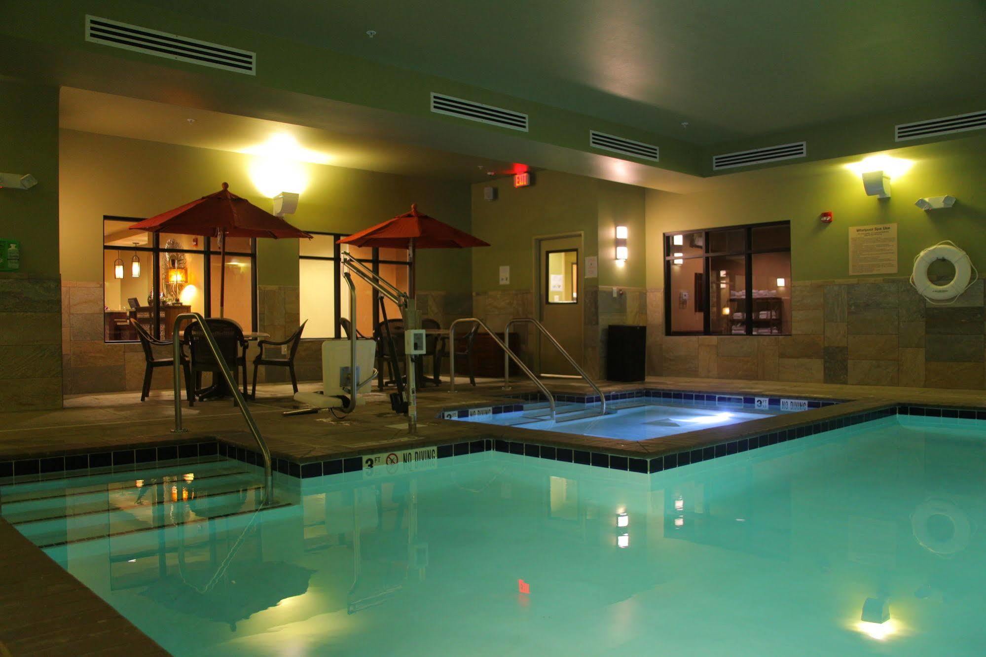 Little Missouri Inn & Suites Watford City Bagian luar foto