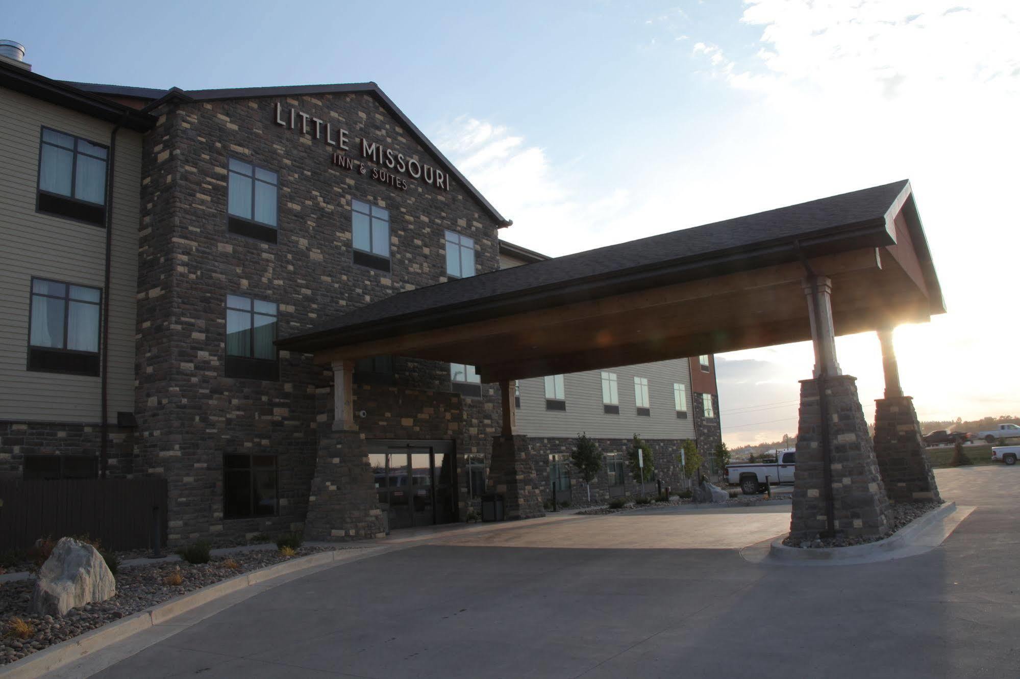 Little Missouri Inn & Suites Watford City Bagian luar foto