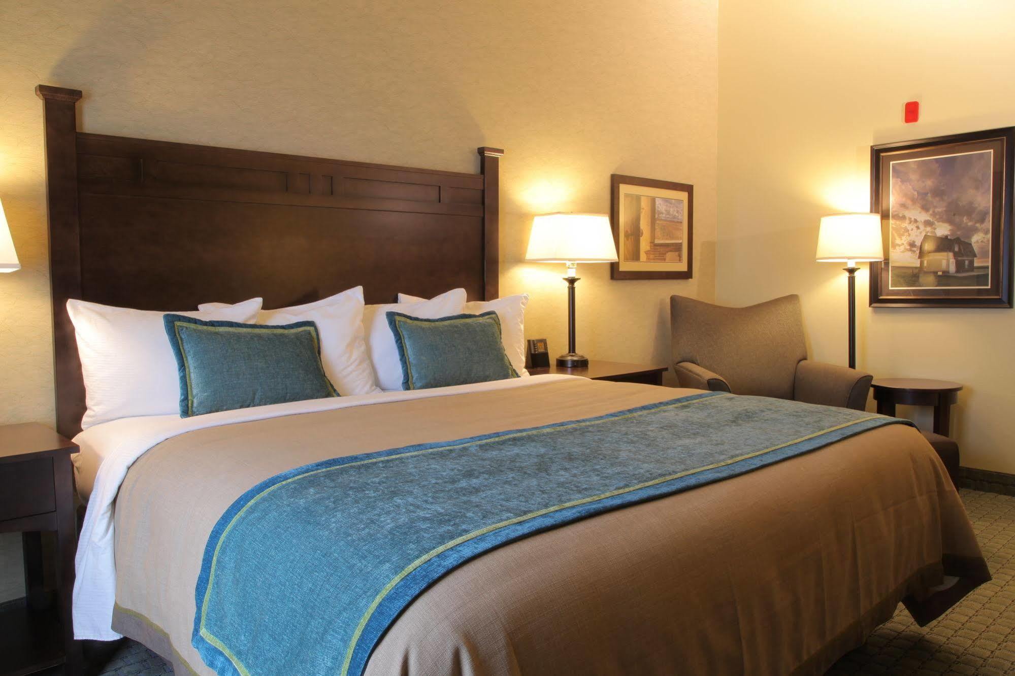 Little Missouri Inn & Suites Watford City Bagian luar foto