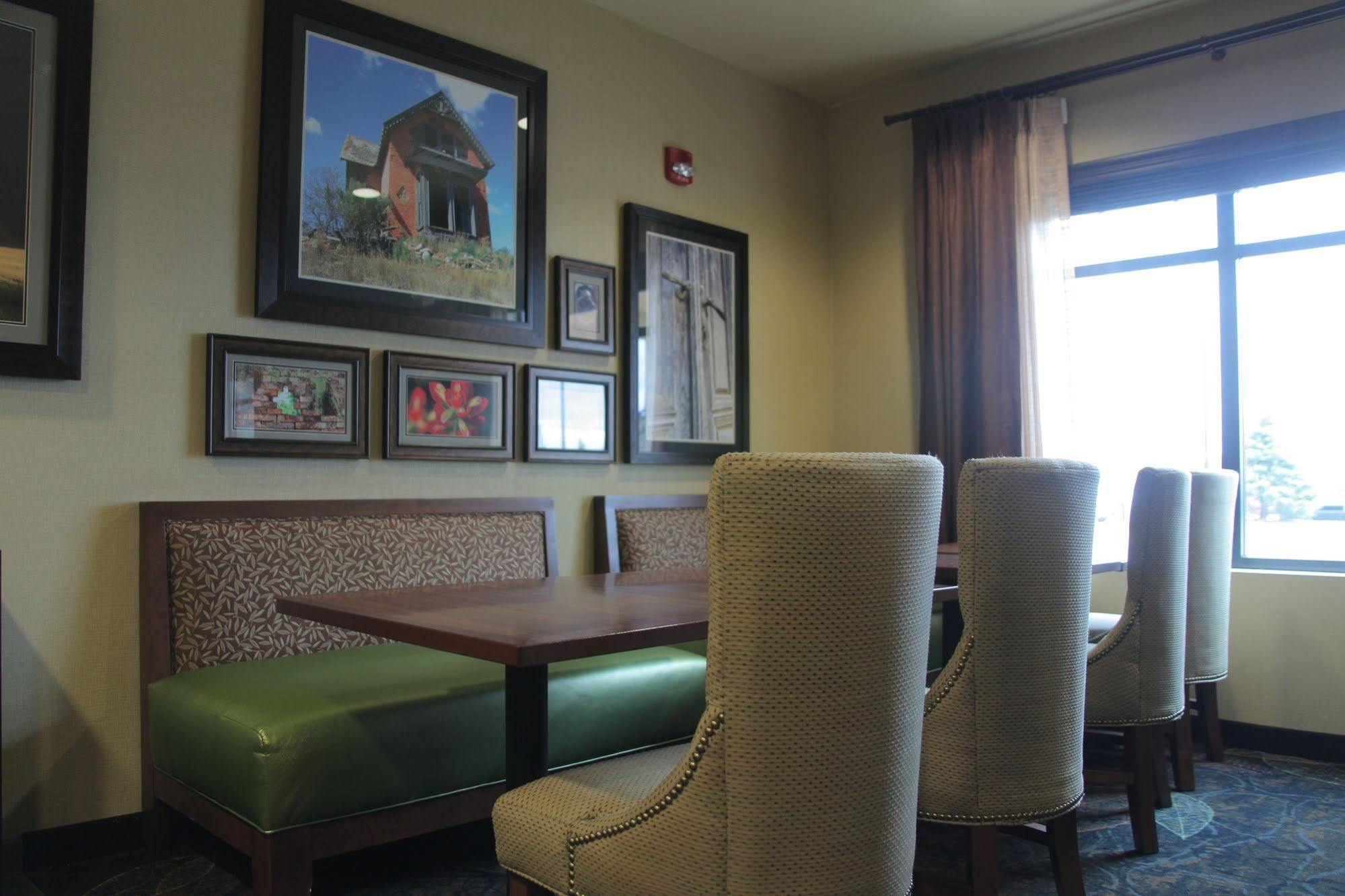 Little Missouri Inn & Suites Watford City Bagian luar foto