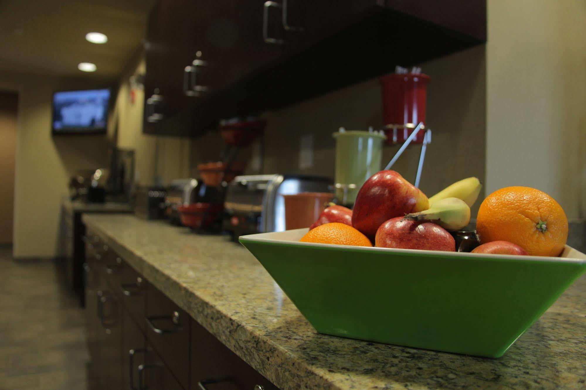 Little Missouri Inn & Suites Watford City Bagian luar foto